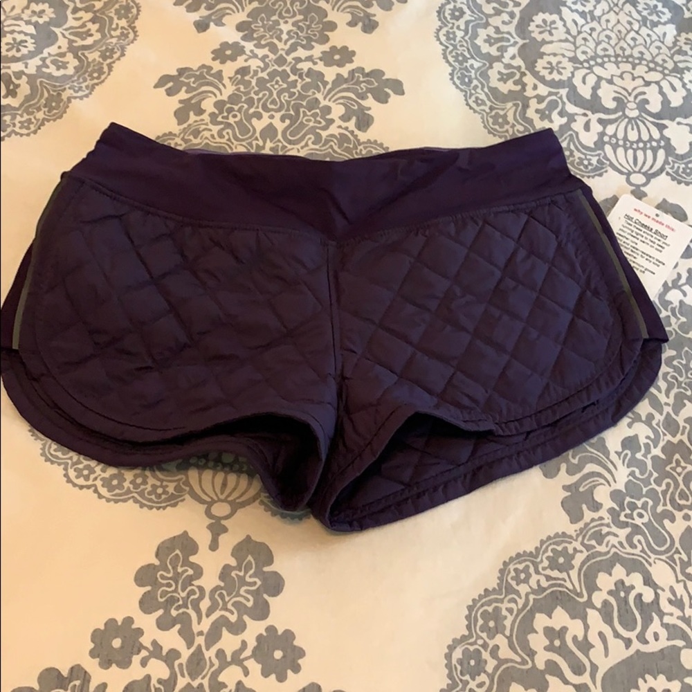 Lululemon hot cheek shorts purple 6